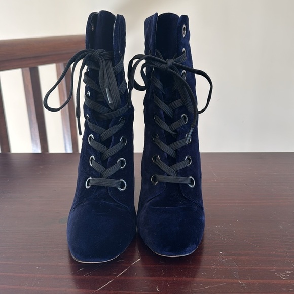 Bcbgeneration BCBG blue velvet lace up chunky heeled boots size 9 Victorian - Picture 3 of 11